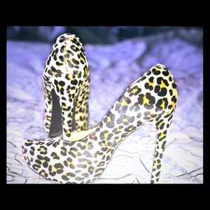 Kelsie Dagger size 11 sexy pumps